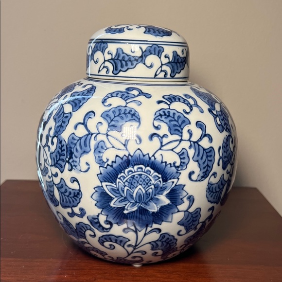 Vintage Blue & White Chinoiserie Double Happiness Tea Ginger Jar w/ Lid - Picture 4 of 11